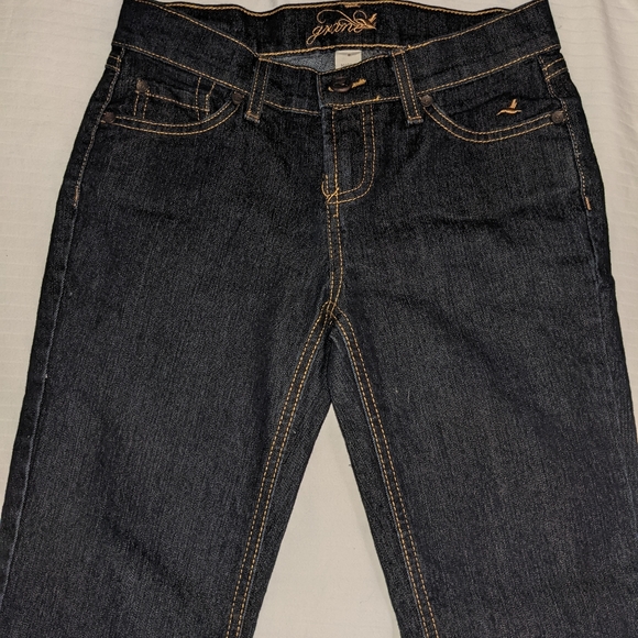 Beautiful low rise dark wash denim jeans - Picture 3 of 7